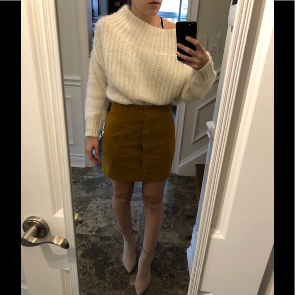 Perfect suede fall skirt 🍁 - Picture 3 of 8